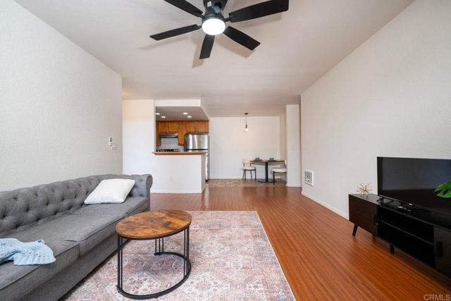 432 Edgehill Ln 116, Oceanside, CA 92054