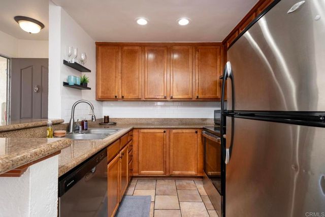 432 Edgehill Ln 116, Oceanside, CA 92054