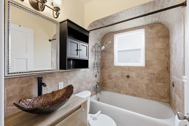 3923 N Hawthorne St, Spokane, WA 99205