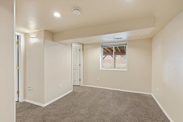 3923 N Hawthorne St, Spokane, WA 99205