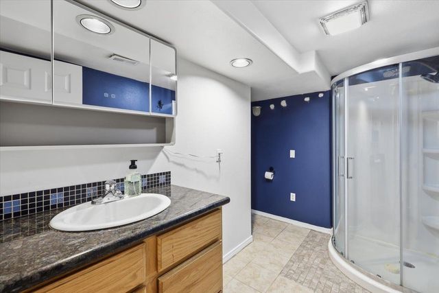 3923 N Hawthorne St, Spokane, WA 99205