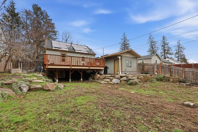 3923 N Hawthorne St, Spokane, WA 99205