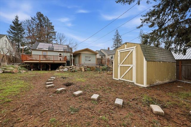 3923 N Hawthorne St, Spokane, WA 99205