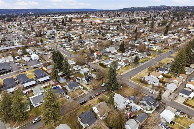 3923 N Hawthorne St, Spokane, WA 99205