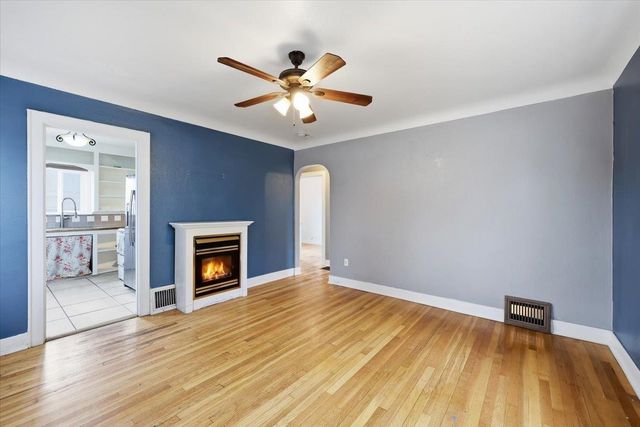 3923 N Hawthorne St, Spokane, WA 99205