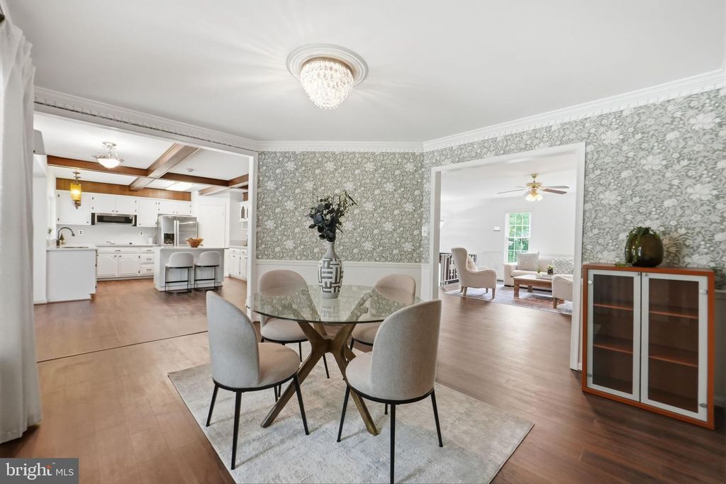 Image 10 of property listing at 11807 FAIRGREEN LN, Upper Marlboro, MD 20772