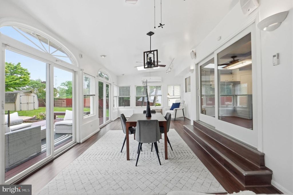 Image 17 of property listing at 11807 FAIRGREEN LN, Upper Marlboro, MD 20772