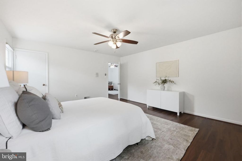 Image 28 of property listing at 11807 FAIRGREEN LN, Upper Marlboro, MD 20772
