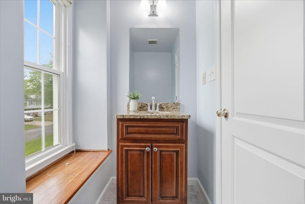 Image 33 of property listing at 11807 FAIRGREEN LN, Upper Marlboro, MD 20772