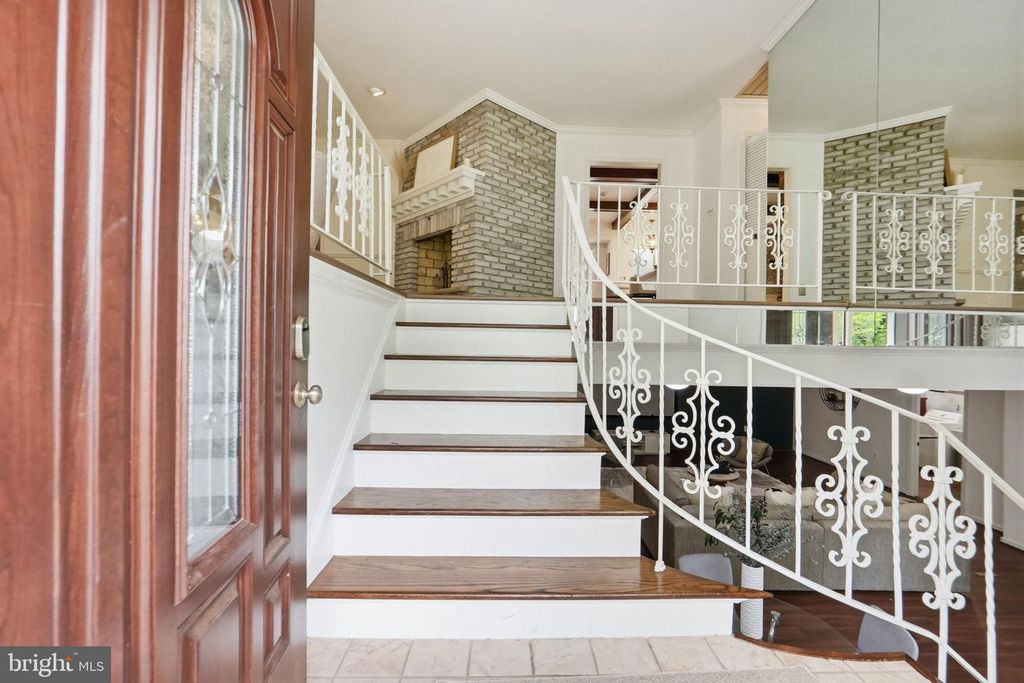 Image 4 of property listing at 11807 FAIRGREEN LN, Upper Marlboro, MD 20772