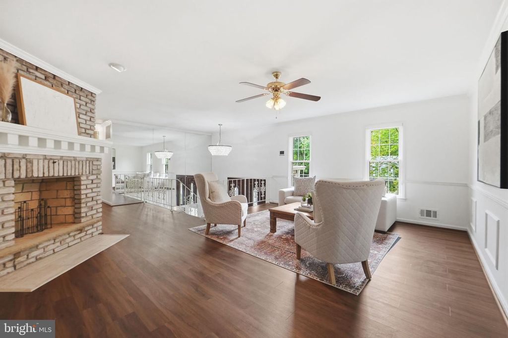 Image 5 of property listing at 11807 FAIRGREEN LN, Upper Marlboro, MD 20772