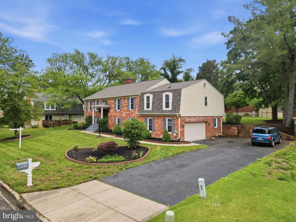 Image 55 of property listing at 11807 FAIRGREEN LN, Upper Marlboro, MD 20772