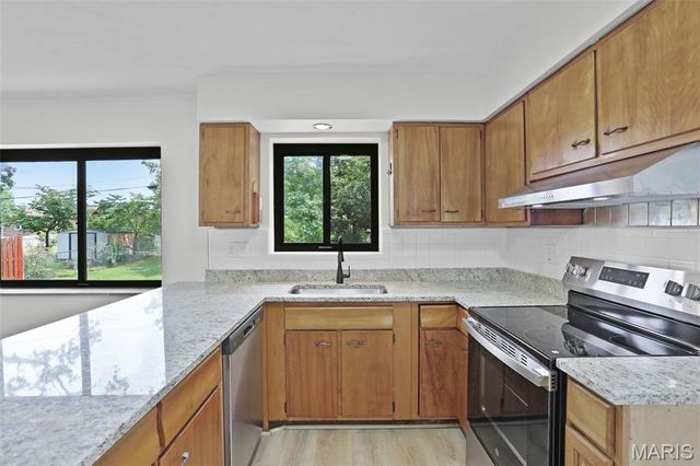 8230 Villaton Drive, St Louis, MO 63123
