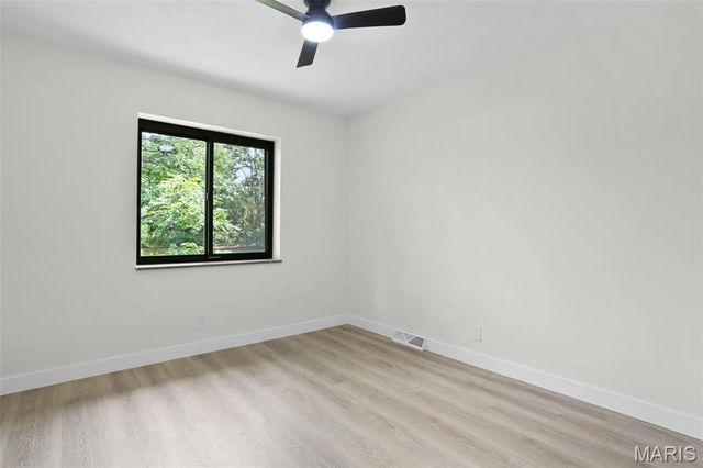 8230 Villaton Drive, St Louis, MO 63123