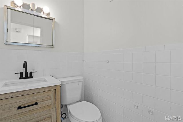 8230 Villaton Drive, St Louis, MO 63123