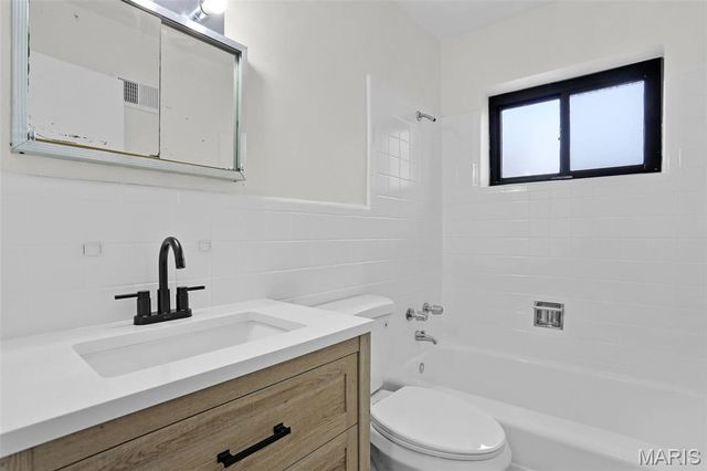 8230 Villaton Drive, St Louis, MO 63123