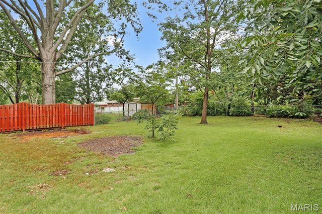 8230 Villaton Drive, St Louis, MO 63123