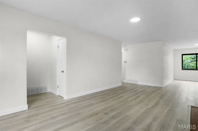 8230 Villaton Drive, St Louis, MO 63123