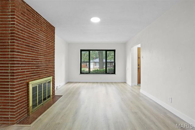 8230 Villaton Drive, St Louis, MO 63123
