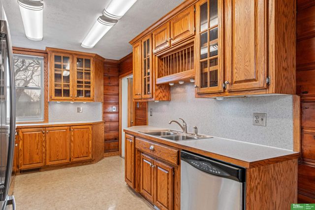 1327 Z Street, Omaha, NE 68107