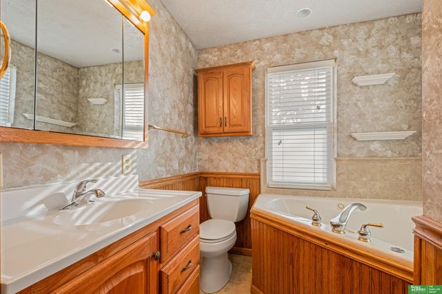 1327 Z Street, Omaha, NE 68107