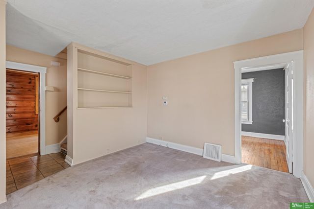 1327 Z Street, Omaha, NE 68107