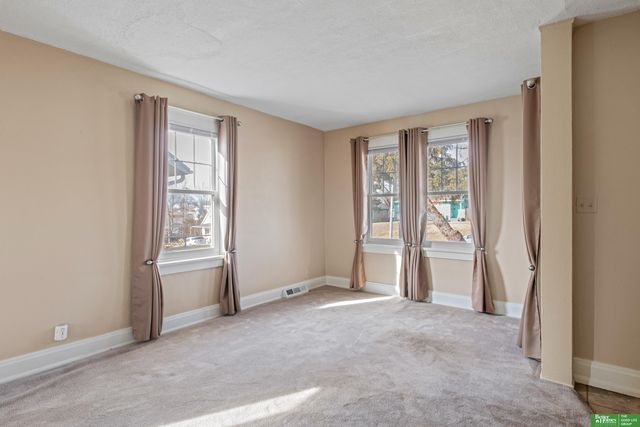 1327 Z Street, Omaha, NE 68107