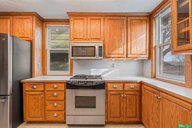 1327 Z Street, Omaha, NE 68107