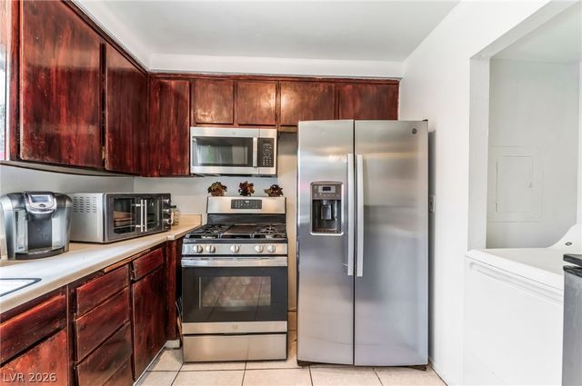 6128 Meadow Vista Lane, Las Vegas, NV 89103