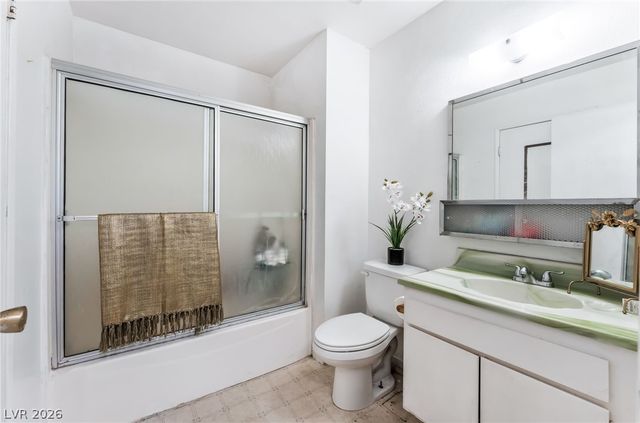 6128 Meadow Vista Lane, Las Vegas, NV 89103