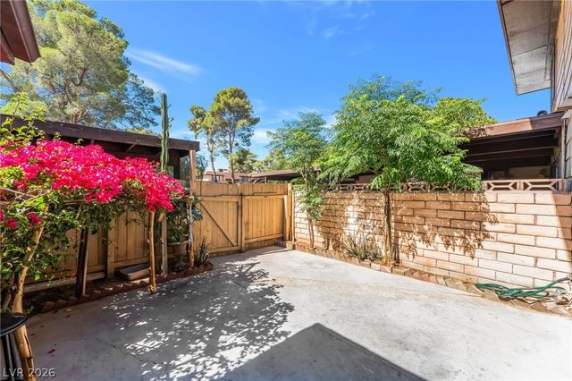 6128 Meadow Vista Lane, Las Vegas, NV 89103