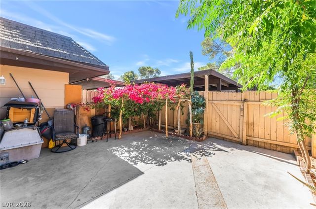 6128 Meadow Vista Lane, Las Vegas, NV 89103
