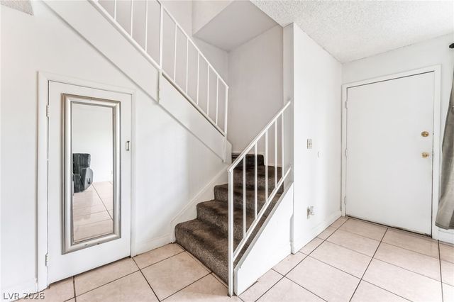 6128 Meadow Vista Lane, Las Vegas, NV 89103
