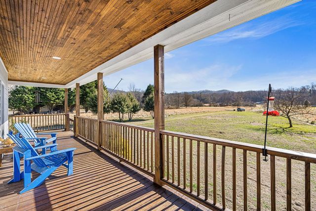 328 Pauls Meadow Drive, Hayesville, NC 28904