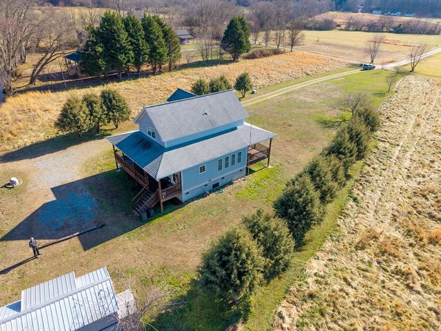 328 Pauls Meadow Drive, Hayesville, NC 28904