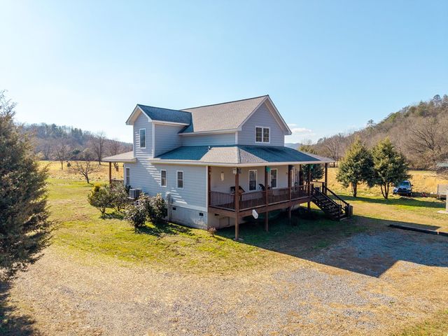 328 Pauls Meadow Drive, Hayesville, NC 28904