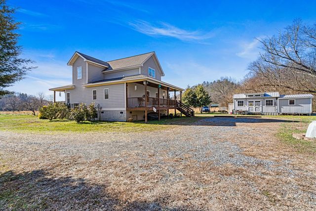 328 Pauls Meadow Drive, Hayesville, NC 28904
