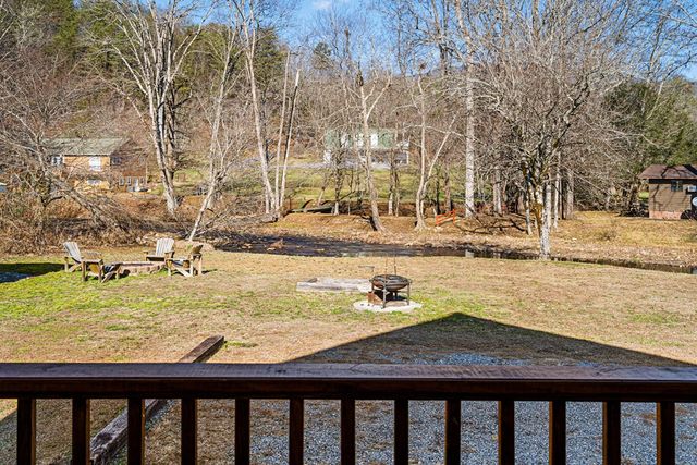 328 Pauls Meadow Drive, Hayesville, NC 28904