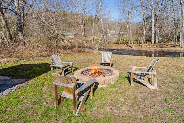 328 Pauls Meadow Drive, Hayesville, NC 28904