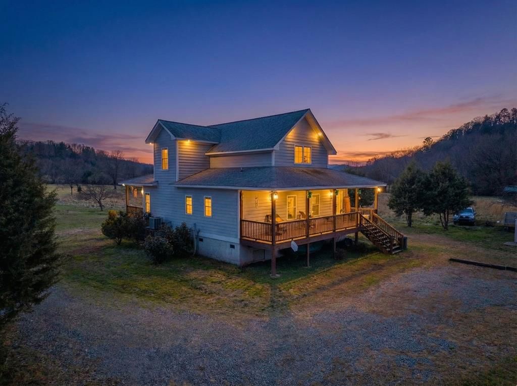 328 Pauls Meadow Drive, Hayesville, NC 28904
