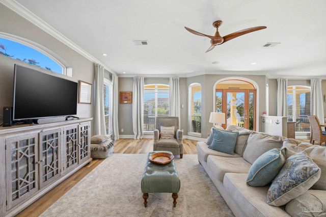 504 Eventide Dr, Gulf Breeze, FL 32561