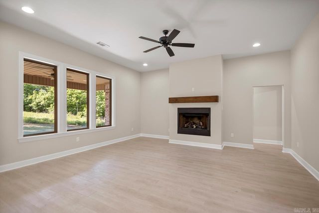 3021 Navajo Way, Benton, AR 72019