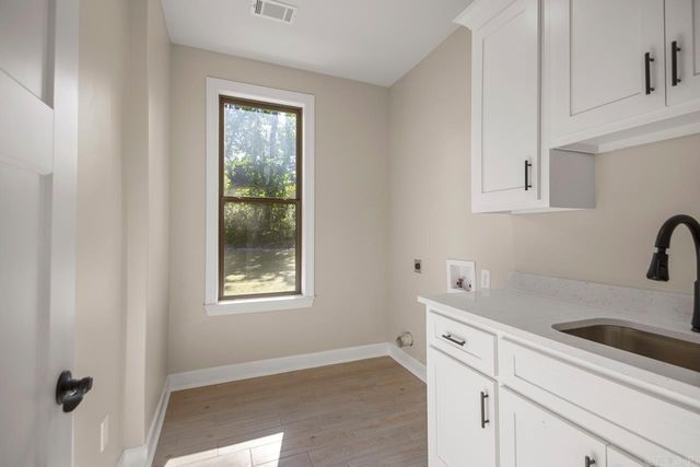 3021 Navajo Way, Benton, AR 72019