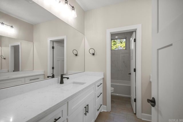 3021 Navajo Way, Benton, AR 72019