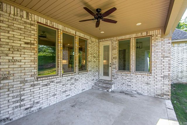 3021 Navajo Way, Benton, AR 72019