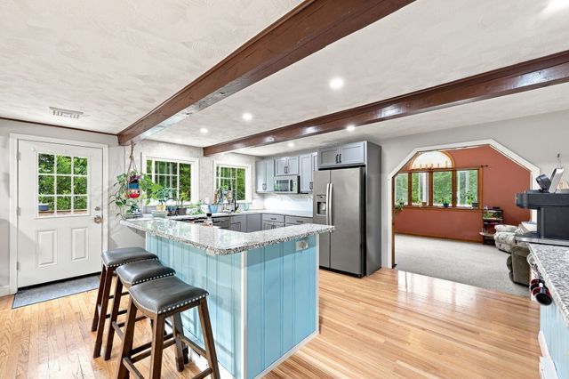 50 Taylor St, Granby, MA 01033