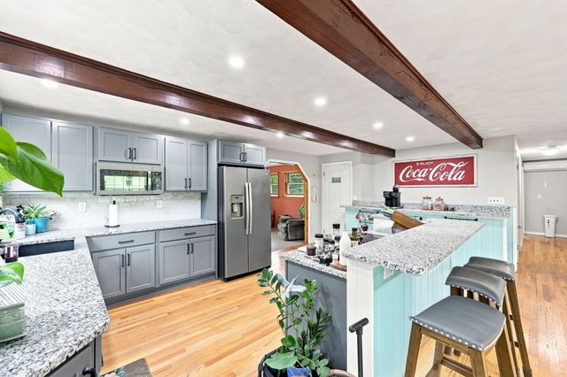 50 Taylor St, Granby, MA 01033