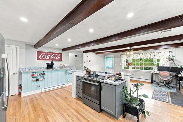 50 Taylor St, Granby, MA 01033