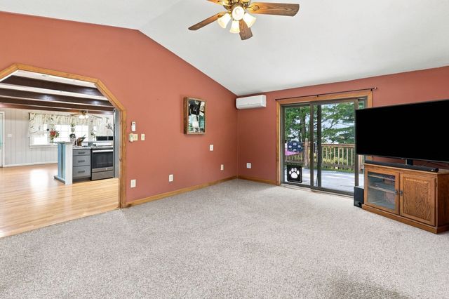 50 Taylor St, Granby, MA 01033