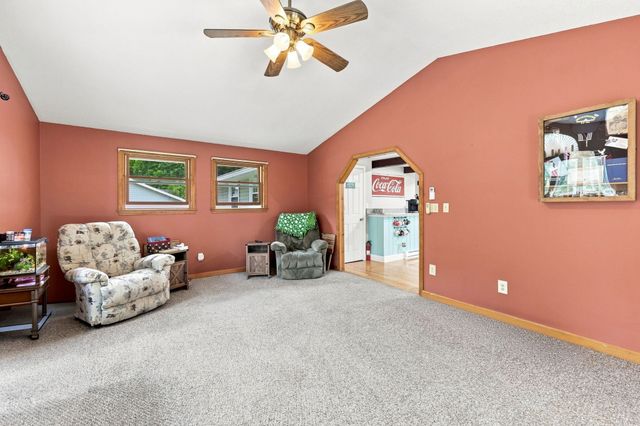 50 Taylor St, Granby, MA 01033